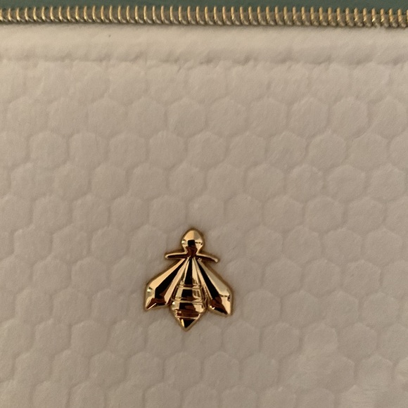 GUERLAIN Makeup Pouch white/cream NWOT - Picture 2 of 6